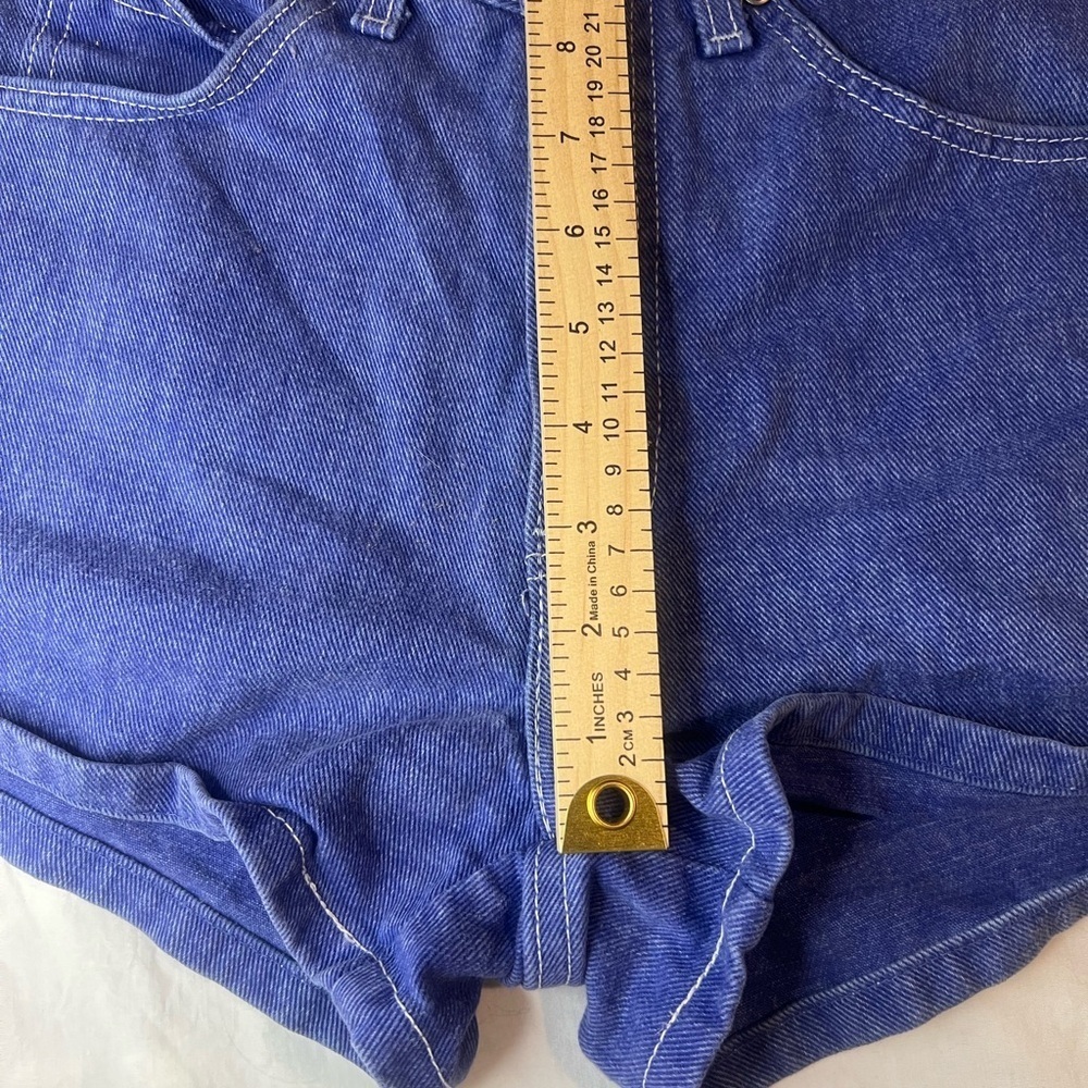 Vintage Levi's Women's High Waisted Blue Jean Shorts Levi’s 900 Series - Picture 4 of 6